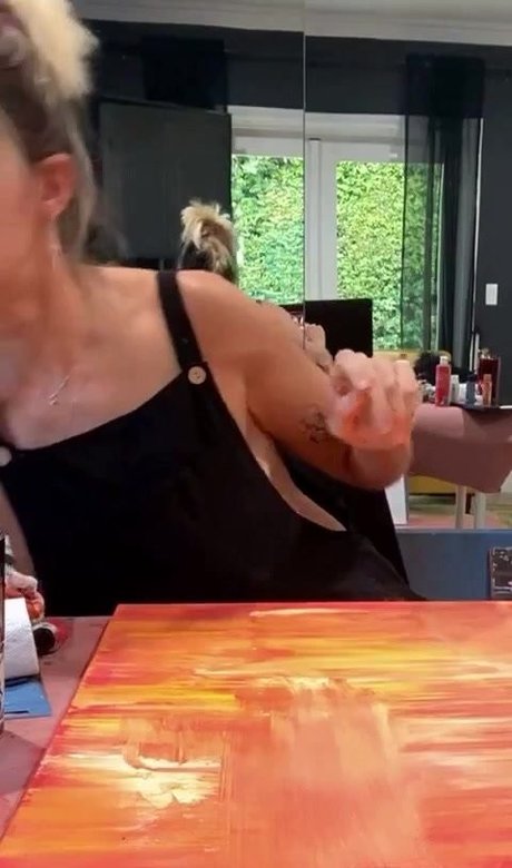 Nacktes geleaktes OnlyFans-Foto von Gabbie Hanna