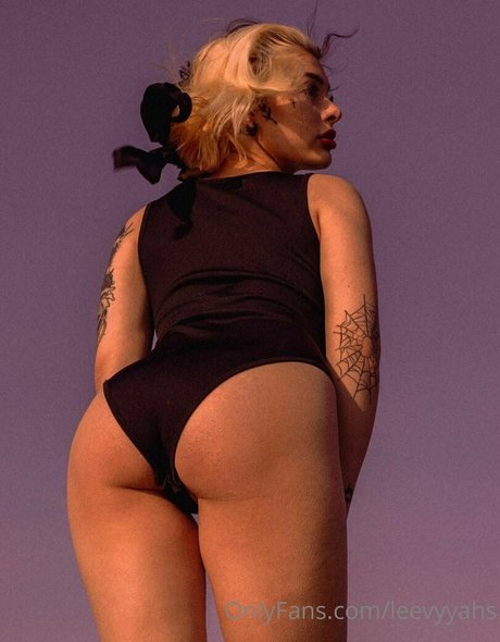 Nacktes geleaktes OnlyFans-Foto von Leevyyahs
