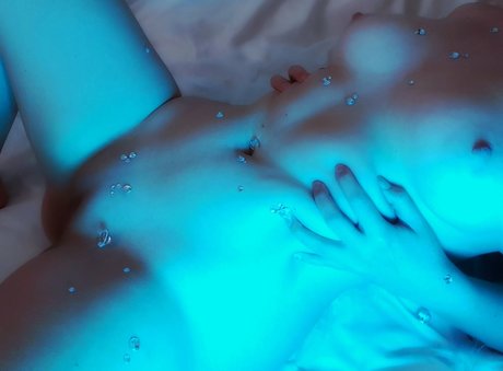 Nacktes geleaktes OnlyFans-Foto von Opalescent