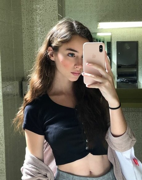 Nacktes geleaktes OnlyFans-Foto von Sharkgirlkate