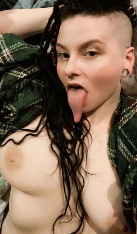Nacktes geleaktes OnlyFans-Foto von Morecumberworldly
