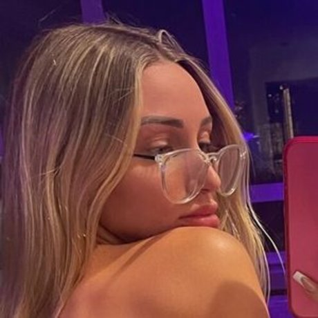 Nacktes geleaktes OnlyFans-Foto von Csarahhx