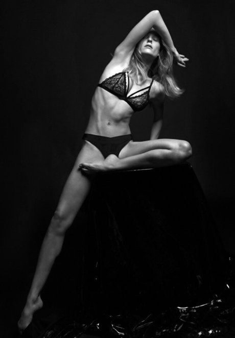 Nacktes geleaktes OnlyFans-Foto von Polina Logvin