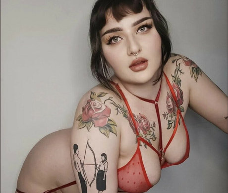 Nacktes geleaktes OnlyFans-Foto von Helgoddessofdeath