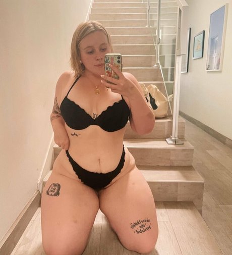 Nacktes geleaktes OnlyFans-Foto von Cherubbrat