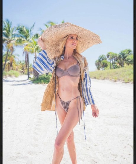 Nacktes geleaktes OnlyFans-Foto von Nicole Neuman
