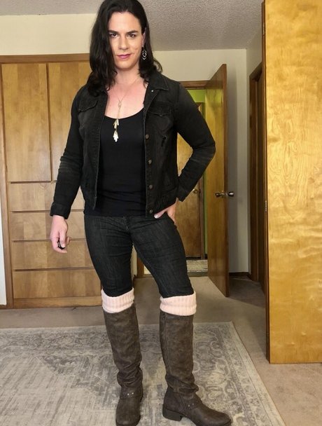 Ms Amber Guesa