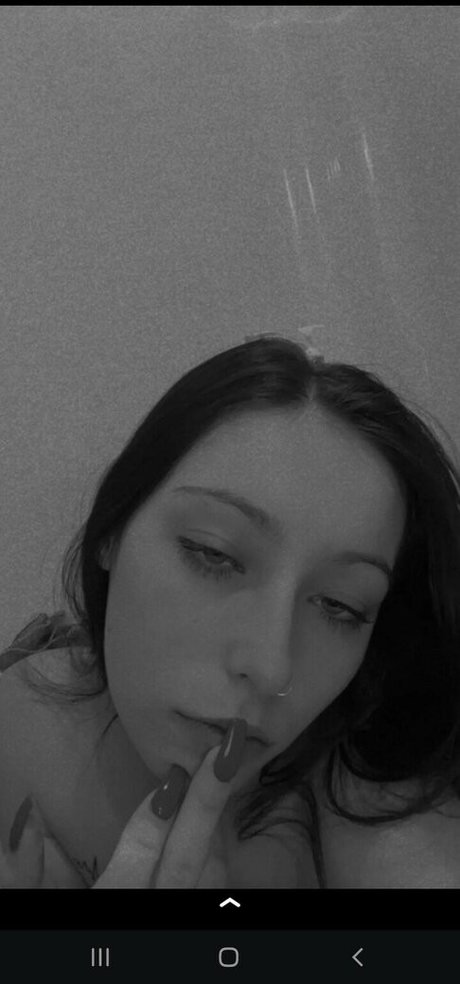 Nacktes geleaktes OnlyFans-Foto von Hotgirl420