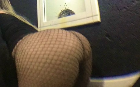 Nacktes geleaktes OnlyFans-Foto von Llouiexx