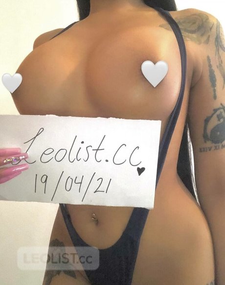 Nacktes geleaktes OnlyFans-Foto von Olivia Sky