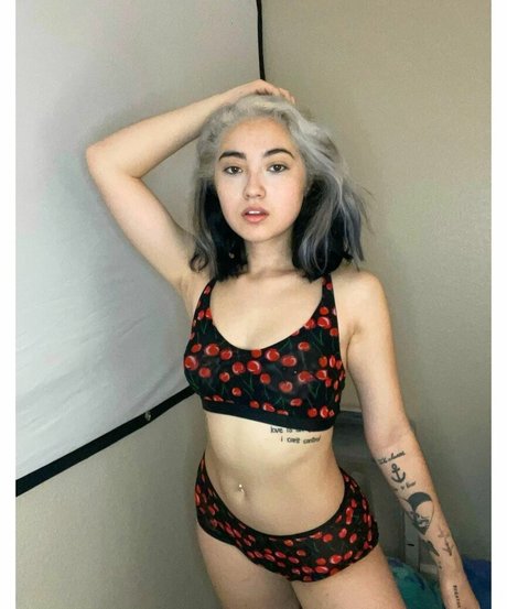 Nacktes geleaktes OnlyFans-Foto von Jackieemuah