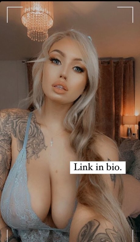 Nacktes geleaktes OnlyFans-Foto von Annalise Norvell