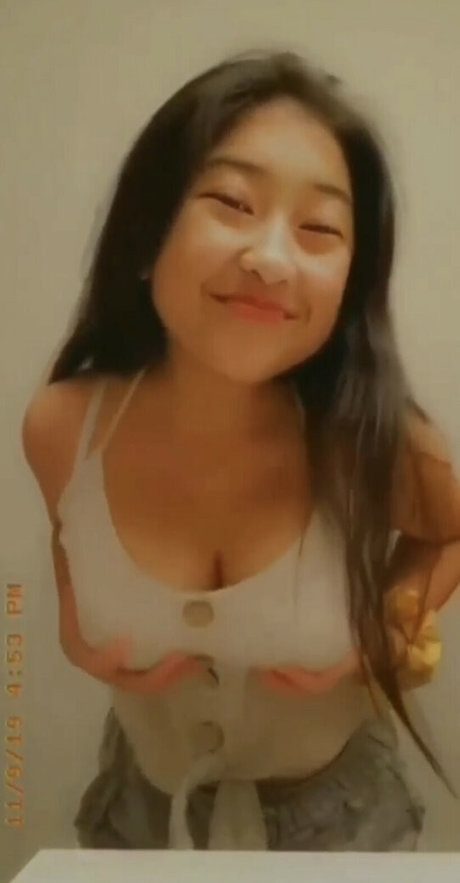 Nacktes geleaktes OnlyFans-Foto von Brattyrikku