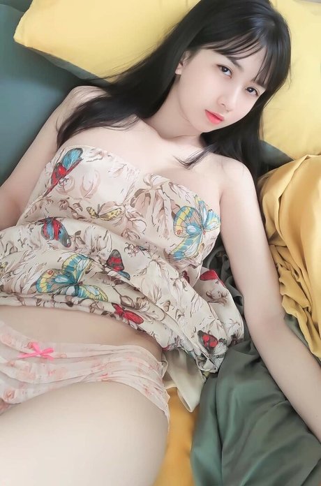 Nacktes geleaktes OnlyFans-Foto von Kieutrinhminn