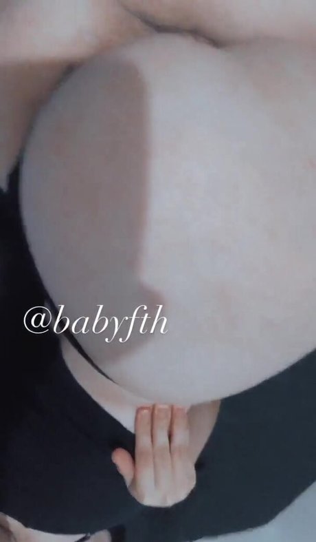 Nacktes geleaktes OnlyFans-Foto von Angel Babyfth