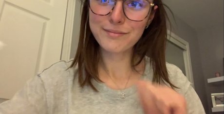 Nacktes geleaktes OnlyFans-Foto von Asmr Love