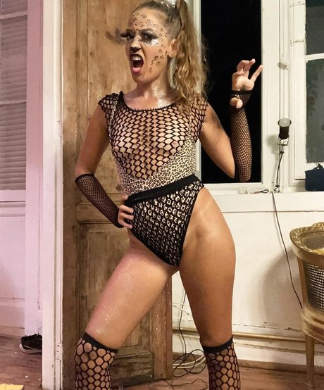 Nacktes geleaktes OnlyFans-Foto von Le Corps La Maison Lesprit