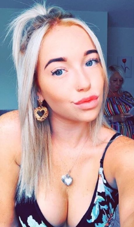 Nacktes geleaktes OnlyFans-Foto von Karina Williamson