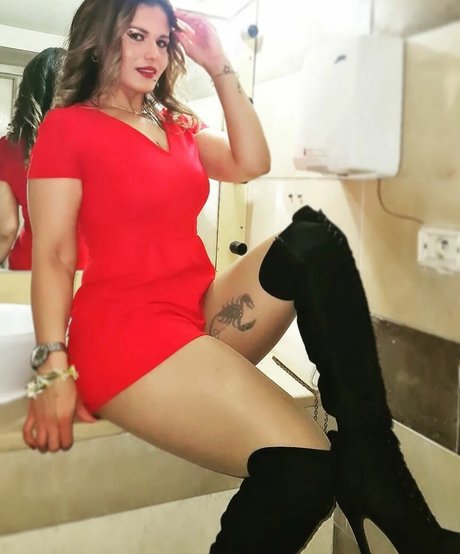 Nacktes geleaktes OnlyFans-Foto von Aroua Dh