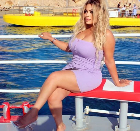 Nacktes geleaktes OnlyFans-Foto von Deli Sana