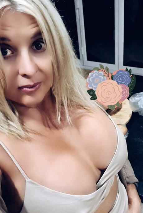 Nacktes geleaktes OnlyFans-Foto von Helen Eleni