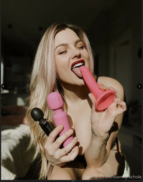 Nacktes geleaktes OnlyFans-Foto von Itsemilynichole