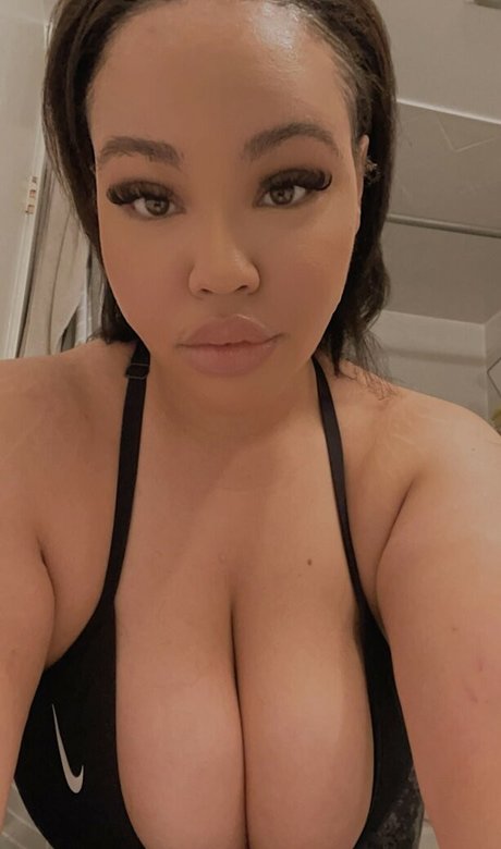Nacktes geleaktes OnlyFans-Foto von Tanya Mayenge