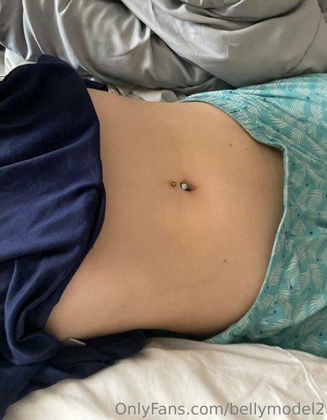 Nacktes geleaktes OnlyFans-Foto von Bellymodel2