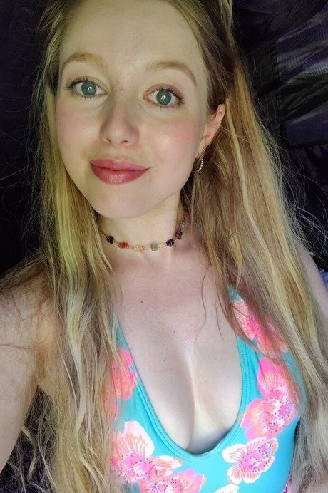 Nacktes geleaktes OnlyFans-Foto von Dreamingofamelia