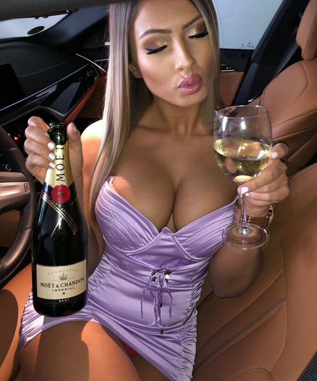 Nacktes geleaktes OnlyFans-Foto von Vasilka Vazzzlegramm