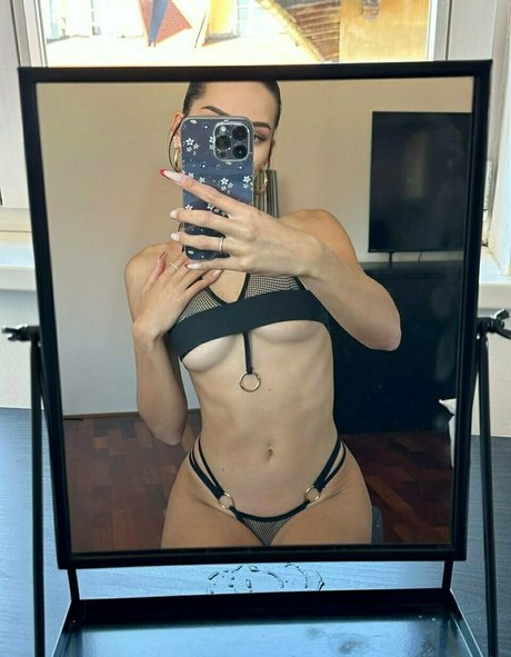 Nacktes geleaktes OnlyFans-Foto von Sara Mia Sara8teen