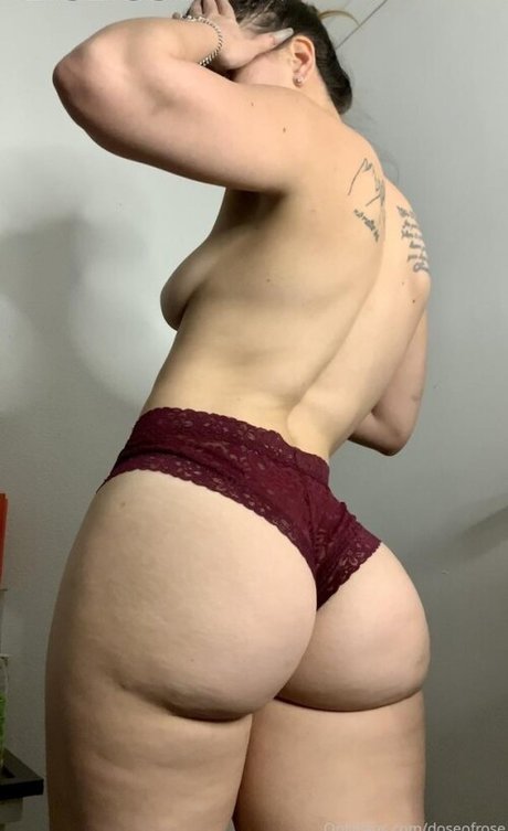 Nacktes geleaktes OnlyFans-Foto von Doseofrose