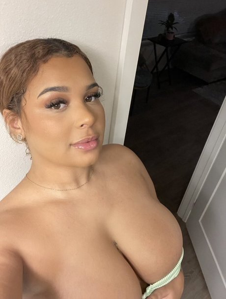 Nacktes geleaktes OnlyFans-Foto von Laixxx