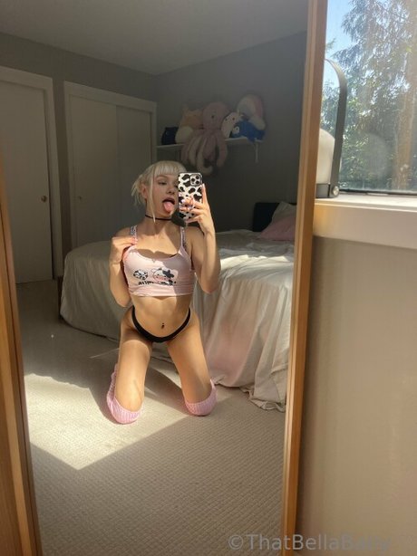 Nacktes geleaktes OnlyFans-Foto von Naomi Swann