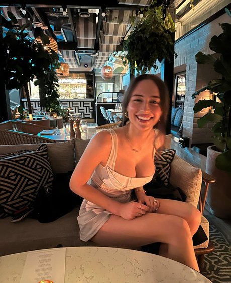 Nacktes geleaktes OnlyFans-Foto von Elsie Hewitt