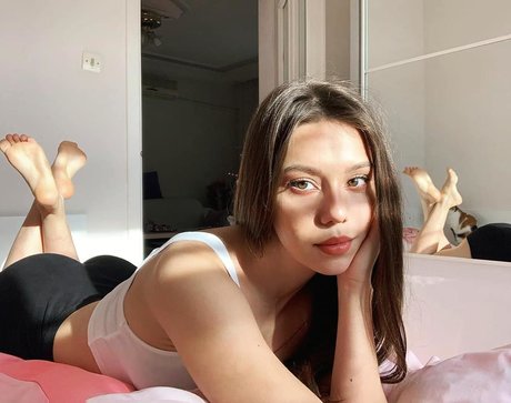Nacktes geleaktes OnlyFans-Foto von Sinem Ozgur