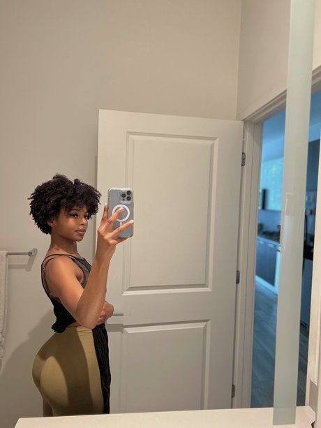 Nacktes geleaktes OnlyFans-Foto von Ldndrygin