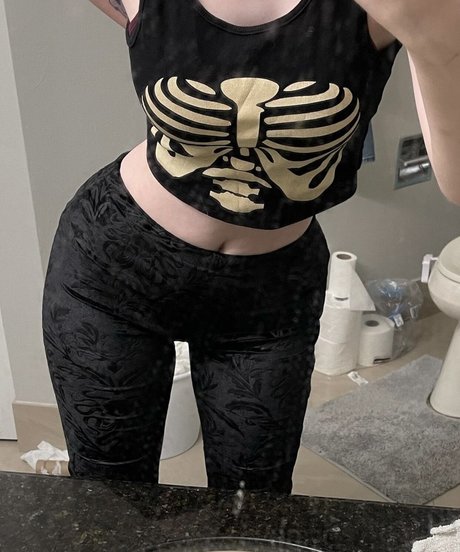Nacktes geleaktes OnlyFans-Foto von Initialelon