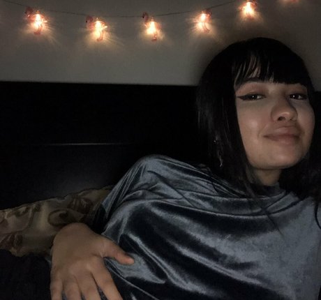 Nacktes geleaktes OnlyFans-Foto von Naomieve
