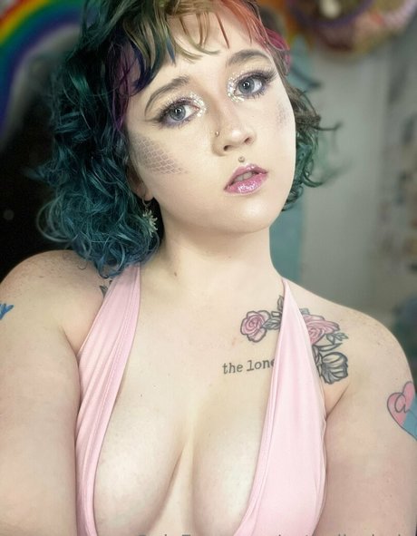 Nacktes geleaktes OnlyFans-Foto von Catholic Virgin