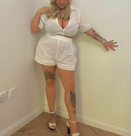 Nacktes geleaktes OnlyFans-Foto von Maisy