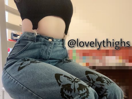 Nacktes geleaktes OnlyFans-Foto von Lovelythighs