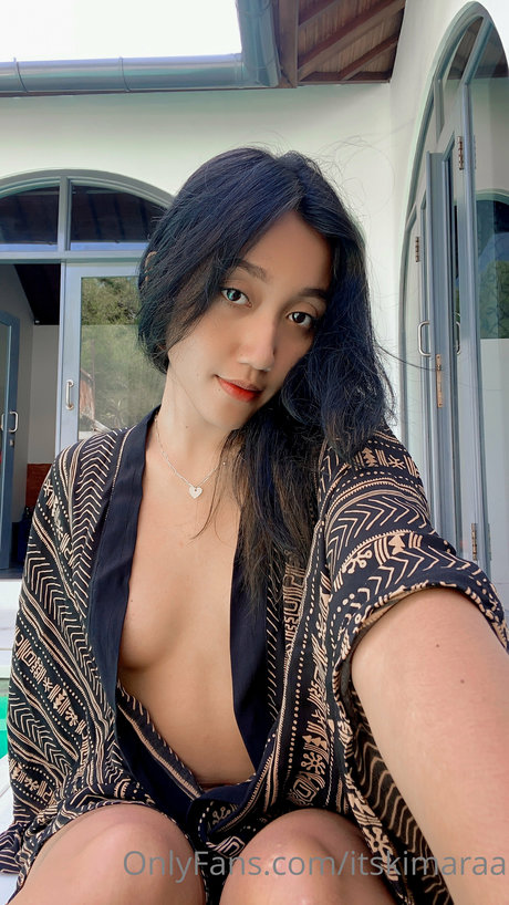 Nacktes geleaktes OnlyFans-Foto von Kim Ara