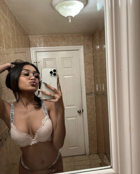 Nacktes geleaktes OnlyFans-Foto von Ishaamkmk