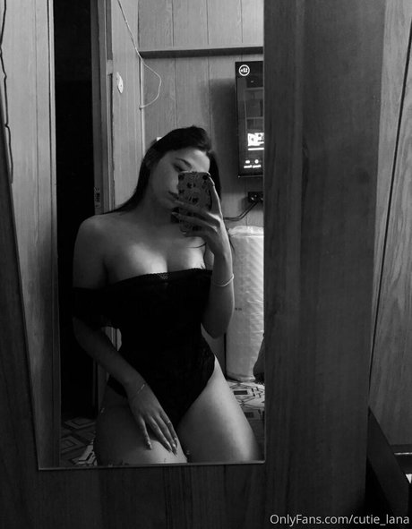 Nacktes geleaktes OnlyFans-Foto von Cutie Lana