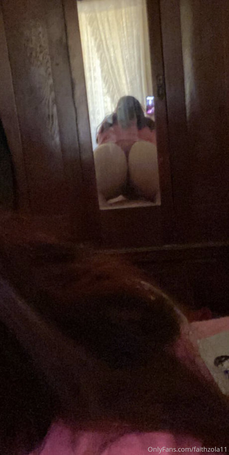 Nacktes geleaktes OnlyFans-Foto von Faithzola11