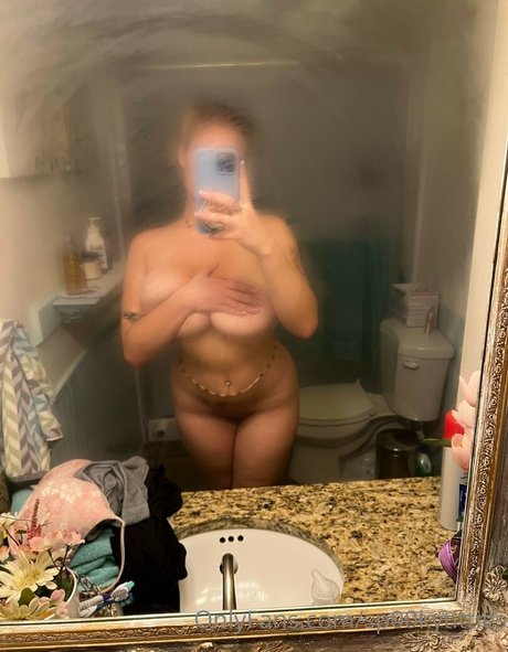 Nacktes geleaktes OnlyFans-Foto von Sp00kytitties