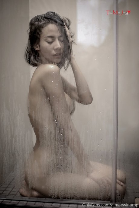 Nacktes geleaktes OnlyFans-Foto von Win Amp