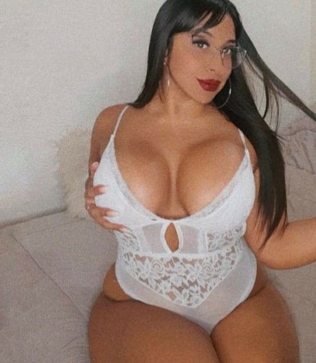 Nacktes geleaktes OnlyFans-Foto von Ssultryvenus