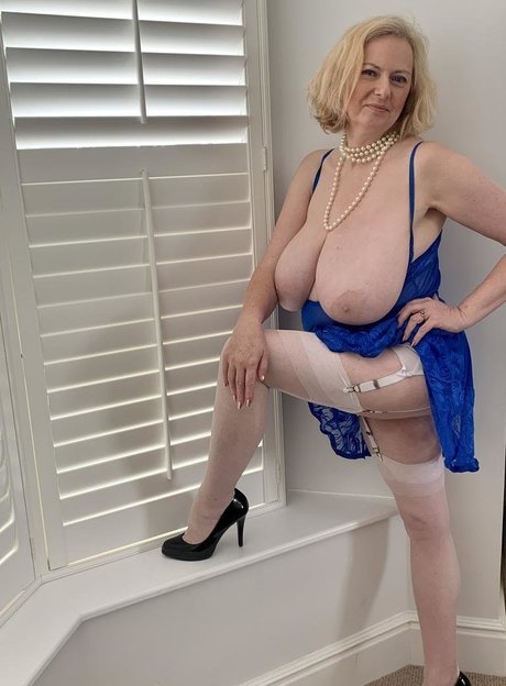 Nacktes geleaktes OnlyFans-Foto von Courtesananna
